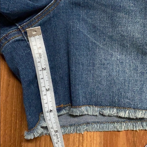 Nanette 🌸 Embroidered Denim Shorts - Picture 11 of 12